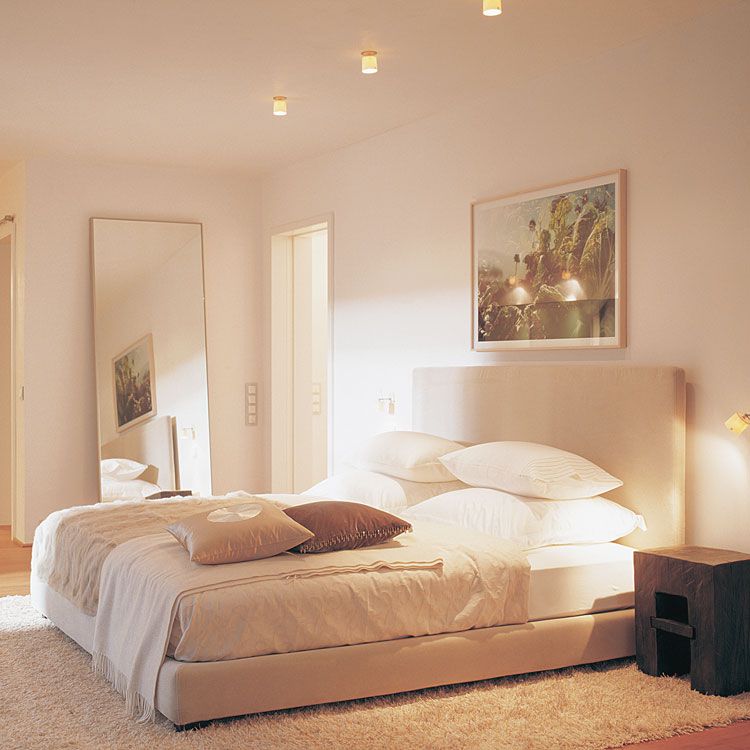Schlafzimmer mit Putzwänden